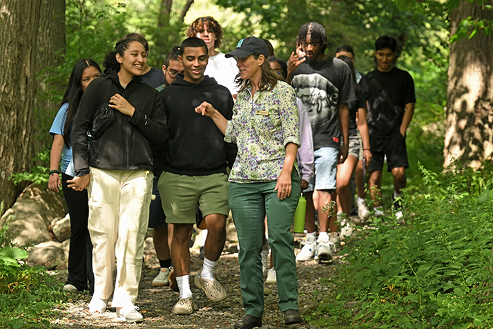 New students take a guided tour of the Connecticut College Arboretum